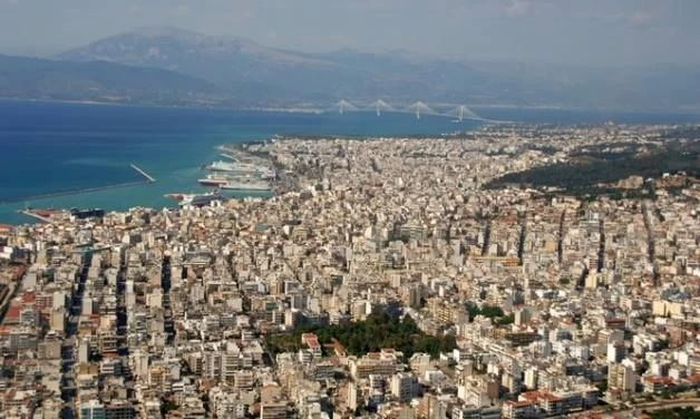 Απίστευτο φαινόμενο στην Πάτρα – Εμφανίστηκαν χιλιάδες πεταλούδες- Δείτε το βίντεο